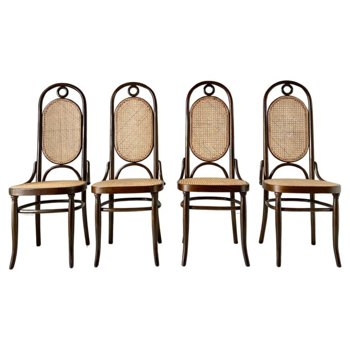 Set of 4 vintage dining chairs model 207 in bent beech for Thonet, Austria 1970