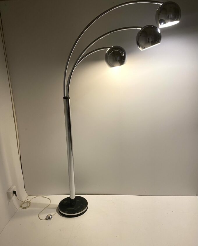 Vintage chromed floor lamp with flexible lights spots, Reggiani, Italy 1960s