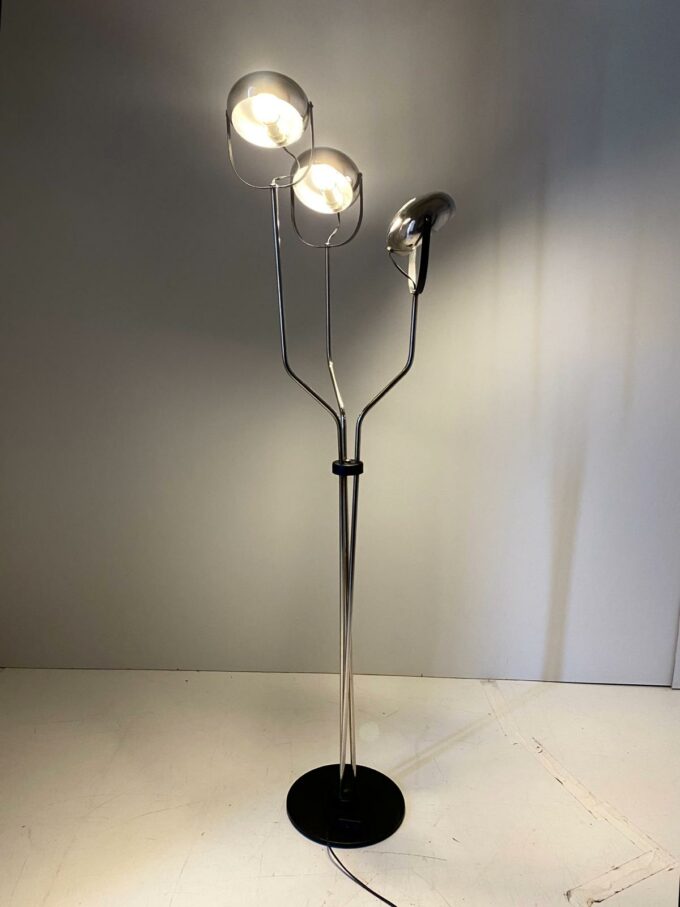 Vintage chromed floor lamp with three adjustable lights spots, Reggiani 1960s