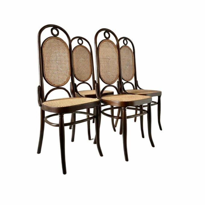 Set of 4 vintage dining chairs model 207 in bent beech for Thonet, Austria 1970