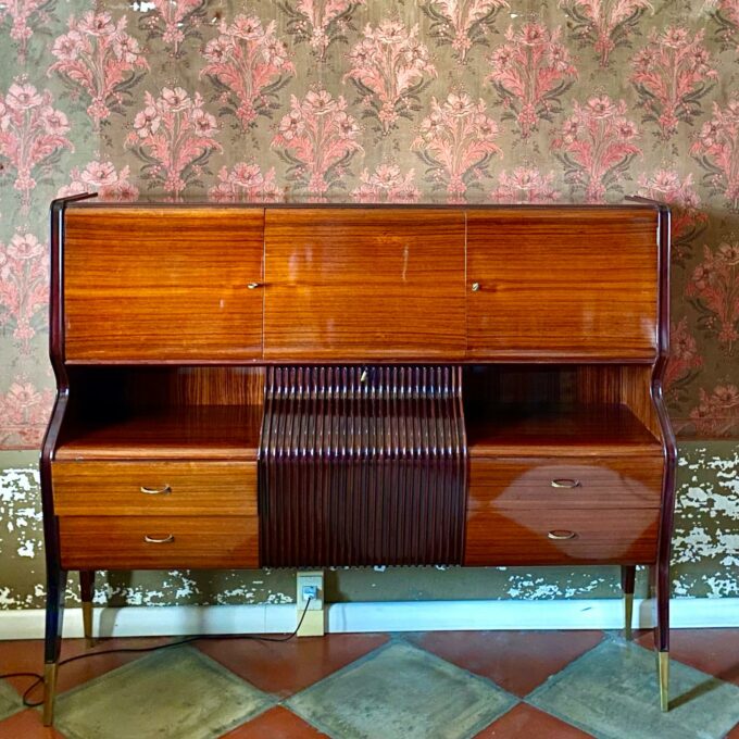 Mid-Century Modern Italian Sideboard with Bar Cabinet, Osvaldo Borsani 1950s