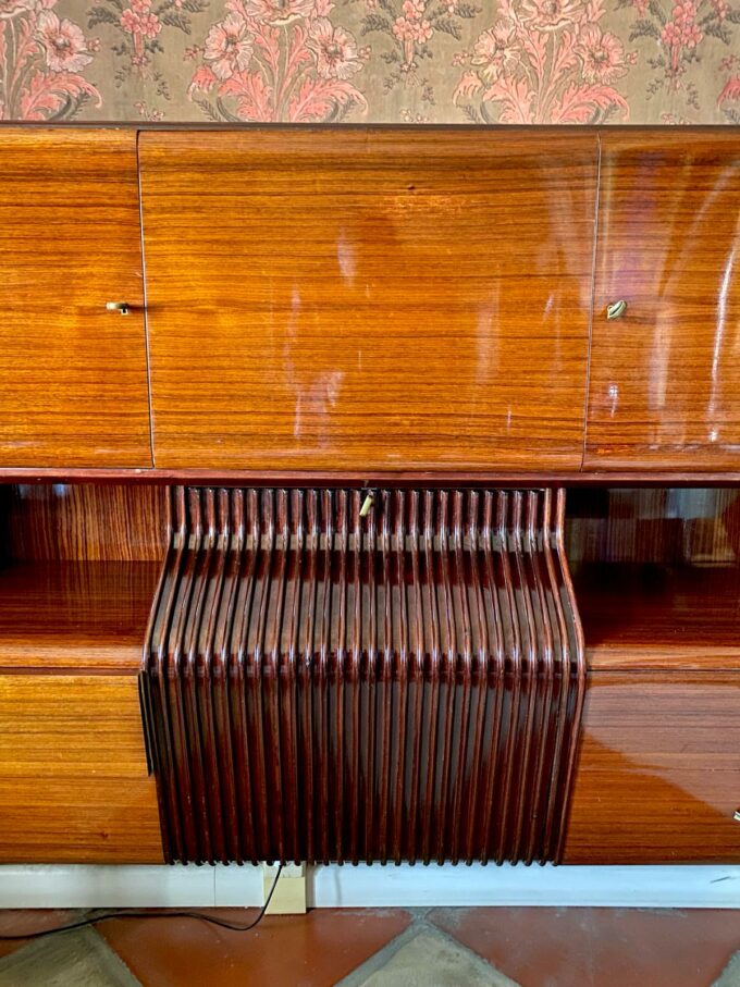 Mid-Century Modern Italian Sideboard with Bar Cabinet, Osvaldo Borsani 1950s