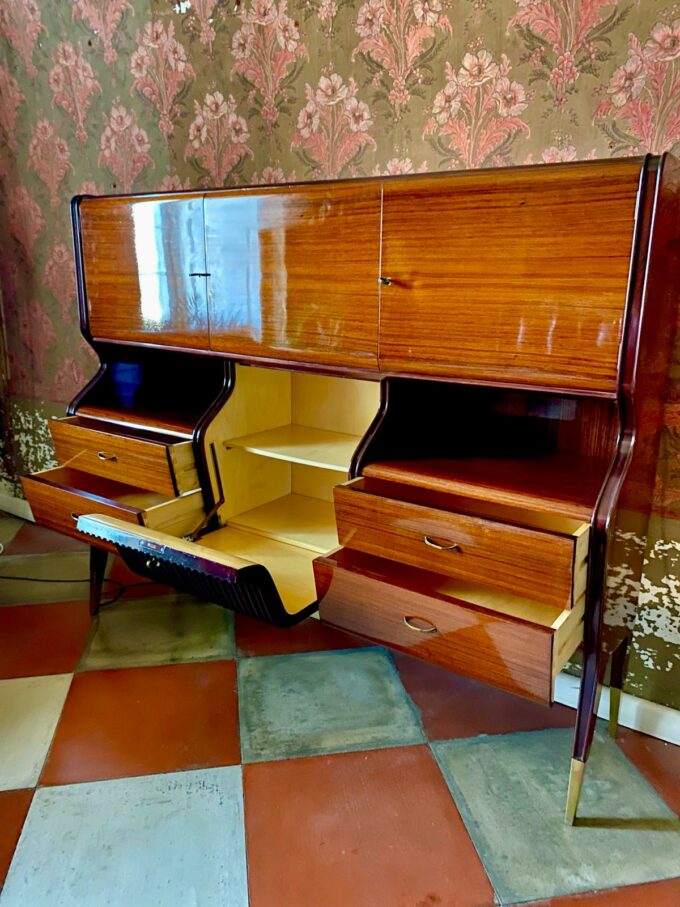 Mid-Century Modern Italian Sideboard with Bar Cabinet, Osvaldo Borsani 1950s